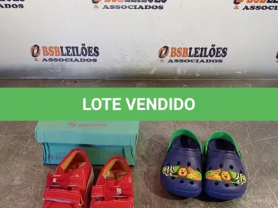 LOTE 322 - 02 – PARES DE CALÇADOS INFANTIL Nº 24 (NO ESTADO, NÃO SABEMOS SE FUNCIONA. LEILÃO NÃO TEM GARANTIA E NEM DEVOLUÇÃO, SUJEITO A POSSÍVEIS AVARIAS VISÍVEIS/OCULTAS E/OU AUSÊNCIA DE COMPONENTES)