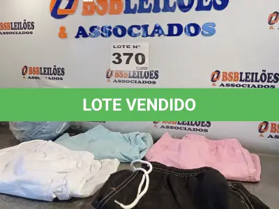 LOTE 370 - 05 – BERMUDAS MASCULINAS DIVERSAS (NO ESTADO, NÃO SABEMOS SE FUNCIONA. LEILÃO NÃO TEM GARANTIA E NEM DEVOLUÇÃO, SUJEITO A POSSÍVEIS AVARIAS VISÍVEIS/OCULTAS E/OU AUSÊNCIA DE COMPONENTES)