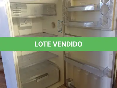 LOTE 156 - 01 GELADEIRA MARCA CONTINENTAL 220V. (NO ESTADO, LEILÃO NÃO TEM GARANTIA E NEM DEVOLUÇÃO, SUJEITO A POSSÍVEIS AVARIAS VISÍVEIS/OCULTAS E/OU AUSÊNCIA DE COMPONENTES).