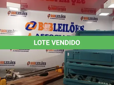 LOTE 046 - 01 CAIXA PARA FERRAMENTAS E 01 RISCADOR DE PISOS. (NO ESTADO, LEILÃO NÃO TEM GARANTIA E NEM DEVOLUÇÃO, SUJEITO A POSSÍVEIS AVARIAS VISÍVEIS/OCULTAS E/OU AUSÊNCIA DE COMPONENTES).