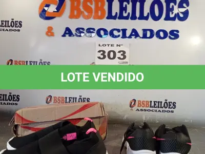 LOTE 303 - 02 – PARES DE CALÇADOS FEMININO Nº 36 (NO ESTADO, NÃO SABEMOS SE FUNCIONA. LEILÃO NÃO TEM GARANTIA E NEM DEVOLUÇÃO, SUJEITO A POSSÍVEIS AVARIAS VISÍVEIS/OCULTAS E/OU AUSÊNCIA DE COMPONENTES)