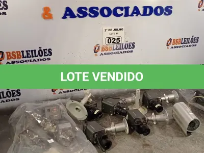 LOTE 025 - 01 LOTE COM VÁRIAS CÂMERAS DE SEGURANÇA MARCAS E MODELOS DIVERSOS. (NO ESTADO, LEILÃO NÃO TEM GARANTIA E NEM DEVOLUÇÃO, SUJEITO A POSSÍVEIS AVARIAS VISÍVEIS/OCULTAS E/OU AUSÊNCIA DE COMPONENTES).