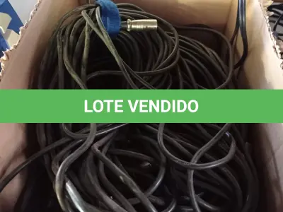 LOTE 086 - 01 LOTE COM VÁRIOS CABOS DE ÁUDIO. (NO ESTADO, LEILÃO NÃO TEM GARANTIA E NEM DEVOLUÇÃO, SUJEITO A POSSÍVEIS AVARIAS VISÍVEIS/OCULTAS E/OU AUSÊNCIA DE COMPONENTES).