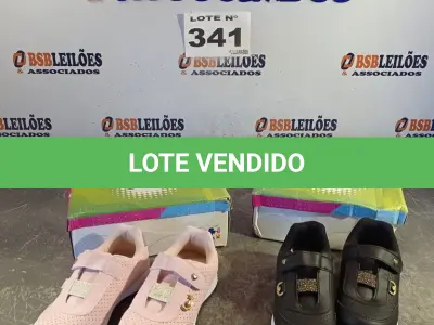 LOTE 341 - 02 – PARES DE CALÇADOS INFANTIL Nº 32 (NO ESTADO, NÃO SABEMOS SE FUNCIONA. LEILÃO NÃO TEM GARANTIA E NEM DEVOLUÇÃO, SUJEITO A POSSÍVEIS AVARIAS VISÍVEIS/OCULTAS E/OU AUSÊNCIA DE COMPONENTES)