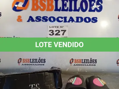 LOTE 327 - 02 – PARES DE CALÇADOS FEMININO Nº 35 (NO ESTADO, NÃO SABEMOS SE FUNCIONA. LEILÃO NÃO TEM GARANTIA E NEM DEVOLUÇÃO, SUJEITO A POSSÍVEIS AVARIAS VISÍVEIS/OCULTAS E/OU AUSÊNCIA DE COMPONENTES)