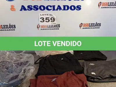 LOTE 359 - 06 – PEÇAS DE ROUPAS MASCULINAS (NO ESTADO, NÃO SABEMOS SE FUNCIONA. LEILÃO NÃO TEM GARANTIA E NEM DEVOLUÇÃO, SUJEITO A POSSÍVEIS AVARIAS VISÍVEIS/OCULTAS E/OU AUSÊNCIA DE COMPONENTES)