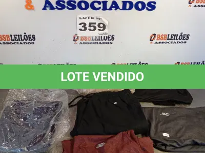 LOTE 359 - 06 – PEÇAS DE ROUPAS MASCULINAS (NO ESTADO, NÃO SABEMOS SE FUNCIONA. LEILÃO NÃO TEM GARANTIA E NEM DEVOLUÇÃO, SUJEITO A POSSÍVEIS AVARIAS VISÍVEIS/OCULTAS E/OU AUSÊNCIA DE COMPONENTES)