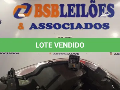 LOTE 011 - 01 FAROL DO LADO ESQUERDO DO COROLA. (NO ESTADO, LEILÃO NÃO TEM GARANTIA E NEM DEVOLUÇÃO, SUJEITO A POSSÍVEIS AVARIAS VISÍVEIS/OCULTAS E/OU AUSÊNCIA DE COMPONENTES).