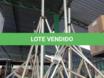 LOTE 094 - 04 TRIPÉS. (NO ESTADO, LEILÃO NÃO TEM GARANTIA E NEM DEVOLUÇÃO, SUJEITO A POSSÍVEIS AVARIAS VISÍVEIS/OCULTAS E/OU AUSÊNCIA DE COMPONENTES).