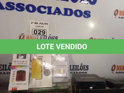 LOTE 029 - 01 TV BOX 4K, 01 POWER BANK, 02 MINI SPEAKER, 01 LUZ DE EMERGÊNCIA DE LED E 01 LÂMPADA USB. (NO ESTADO, LEILÃO NÃO TEM GARANTIA E NEM DEVOLUÇÃO, SUJEITO A POSSÍVEIS AVARIAS VISÍVEIS/OCULTAS E/OU AUSÊNCIA DE COMPONENTES).