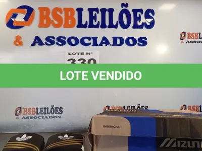 LOTE 330 - 02 – PARES DE CALÇADOS MASCULINO Nº 40 (NO ESTADO, NÃO SABEMOS SE FUNCIONA. LEILÃO NÃO TEM GARANTIA E NEM DEVOLUÇÃO, SUJEITO A POSSÍVEIS AVARIAS VISÍVEIS/OCULTAS E/OU AUSÊNCIA DE COMPONENTES)