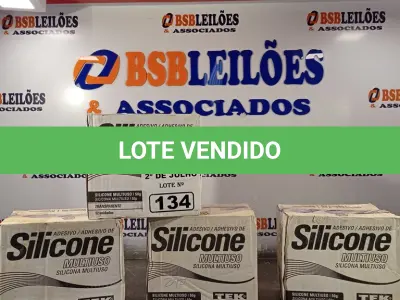 LOTE 134 - 04 CAIXAS COM ADESIVO DE SILICONE TRANSPARENTE. (NO ESTADO, LEILÃO NÃO TEM GARANTIA E NEM DEVOLUÇÃO, SUJEITO A POSSÍVEIS AVARIAS VISÍVEIS/OCULTAS E/OU AUSÊNCIA DE COMPONENTES).