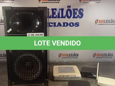 LOTE 030 - 01 CAIXA DE SOM PASSIVA E 04 APARELHOS ELETRÔNICOS DIVERSOS. (NO ESTADO, LEILÃO NÃO TEM GARANTIA E NEM DEVOLUÇÃO, SUJEITO A POSSÍVEIS AVARIAS VISÍVEIS/OCULTAS E/OU AUSÊNCIA DE COMPONENTES).