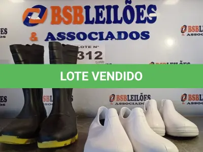 LOTE 312 - 03 – PARES DE CALÇADOS (NO ESTADO, NÃO SABEMOS SE FUNCIONA. LEILÃO NÃO TEM GARANTIA E NEM DEVOLUÇÃO, SUJEITO A POSSÍVEIS AVARIAS VISÍVEIS/OCULTAS E/OU AUSÊNCIA DE COMPONENTES)