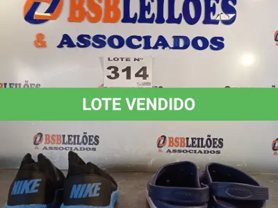 LOTE 314 - 02 – PARES DE CALÇADOS MASCULINO Nº 38 (NO ESTADO, NÃO SABEMOS SE FUNCIONA. LEILÃO NÃO TEM GARANTIA E NEM DEVOLUÇÃO, SUJEITO A POSSÍVEIS AVARIAS VISÍVEIS/OCULTAS E/OU AUSÊNCIA DE COMPONENTES)