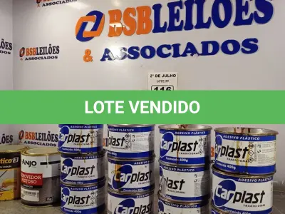 LOTE 116 - 12 LATAS DE ADESIVO PLÁSTICO, 01 REMOVEDOR PASTOSO E 01 MASSA ASFÁLTICA PARA VEDAÇÃO. (NO ESTADO, LEILÃO NÃO TEM GARANTIA E NEM DEVOLUÇÃO, SUJEITO A POSSÍVEIS AVARIAS VISÍVEIS/OCULTAS E/OU AUSÊNCIA DE COMPONENTES).