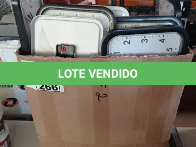 LOTE 266 - 01 LOTE COM VÁRIOS RELÓGIOS DE PAREDE MARCAS E MODELOS DIVERSOS. (NO ESTADO, LEILÃO NÃO TEM GARANTIA E NEM DEVOLUÇÃO, SUJEITO A POSSÍVEIS AVARIAS VISÍVEIS/OCULTAS E/OU AUSÊNCIA DE COMPONENTES).