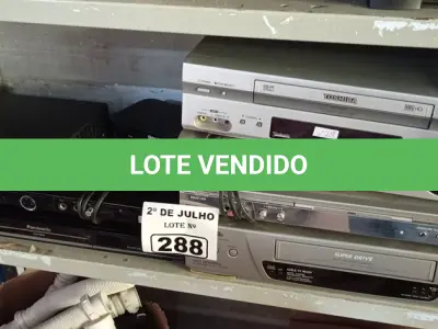 LOTE 288 - 02 RECEPTORES DE SINAL, 04 APARELHOS DE DVD E 02 VIDEOCASSETE MARCAS E MODELOS DIVERSOS. (NO ESTADO, LEILÃO NÃO TEM GARANTIA E NEM DEVOLUÇÃO, SUJEITO A POSSÍVEIS AVARIAS VISÍVEIS/OCULTAS E/OU AUSÊNCIA DE COMPONENTES).