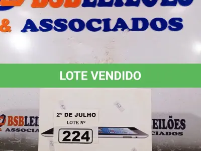 LOTE 224 - 01 TABLET SAMSUNG PARA RETIRADA DE PEÇAS. (NO ESTADO, LEILÃO NÃO TEM GARANTIA E NEM DEVOLUÇÃO, SUJEITO A POSSÍVEIS AVARIAS VISÍVEIS/OCULTAS E/OU AUSÊNCIA DE COMPONENTES).
