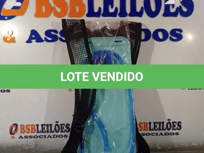 LOTE 401 - 01 CAMELBAK NA COR AZUL. (NO ESTADO, LEILÃO NÃO TEM GARANTIA E NEM DEVOLUÇÃO, SUJEITO A POSSÍVEIS AVARIAS VISÍVEIS/OCULTAS E/OU AUSÊNCIA DE COMPONENTES).