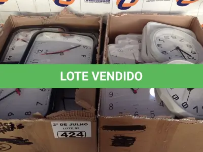 LOTE 424 - 01 LOTE COM GRANDE QUANTIDADE DE RELÓGIOS DE PAREDE MARCAS E MODELOS DIVERSOS. (NO ESTADO, LEILÃO NÃO TEM GARANTIA E NEM DEVOLUÇÃO, SUJEITO A POSSÍVEIS AVARIAS VISÍVEIS/OCULTAS E/OU AUSÊNCIA DE COMPONENTES).