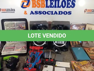 LOTE 011 - 01 LOTE COM VÁRIOS LIVROS, 01 PASTA COM GRANDE QUANTIDADE DE JOGOS PARA PS2, 01 CARRINHO DE CONTROLE REMOTO, 01 FONE DE OUVIDO E 02 CAIXAS DE SOM. (NO ESTADO, LEILÃO NÃO TEM GARANTIA E NEM DEVOLUÇÃO, SUJEITO A POSSÍVEIS AVARIAS VISÍVEIS/OCULTAS E/OU AUSÊNCIA DE COMPONENTES).