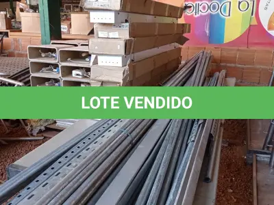 LOTE 499 - 01 LOTE COM VÁRIAS LUMINÁRIAS ELETROCALHAS E TUBOS GALVANIZADOS. (NO ESTADO, LEILÃO NÃO TEM GARANTIA E NEM DEVOLUÇÃO, SUJEITO A POSSÍVEIS AVARIAS VISÍVEIS/OCULTAS E/OU AUSÊNCIA DE COMPONENTES).