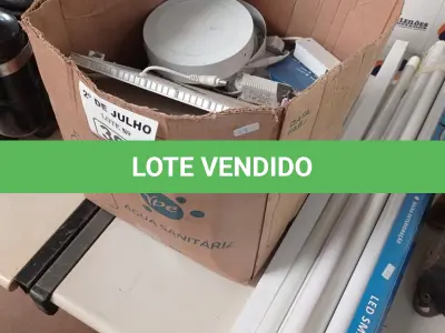 LOTE 309 - 01 LOTE COM VÁRIAS LUMINÁRIAS E LÂMPADAS TUBULARES DE LED MARCAS E MODELOS DIVERSOS. (NO ESTADO, LEILÃO NÃO TEM GARANTIA E NEM DEVOLUÇÃO, SUJEITO A POSSÍVEIS AVARIAS VISÍVEIS/OCULTAS E/OU AUSÊNCIA DE COMPONENTES).