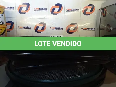 LOTE 256 - 01 CHURRASQUEIRA INCOMPLETA E 04 PENEIRAS MARCAS E MODELOS DIVERSOS. (NO ESTADO, LEILÃO NÃO TEM GARANTIA E NEM DEVOLUÇÃO, SUJEITO A POSSÍVEIS AVARIAS VISÍVEIS/OCULTAS E/OU AUSÊNCIA DE COMPONENTES).