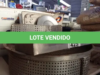 LOTE 425 - 01 CUBA 04 ESCORREDORES E VÁRIAS TAMPAS. (NO ESTADO, LEILÃO NÃO TEM GARANTIA E NEM DEVOLUÇÃO, SUJEITO A POSSÍVEIS AVARIAS VISÍVEIS/OCULTAS E/OU AUSÊNCIA DE COMPONENTES).