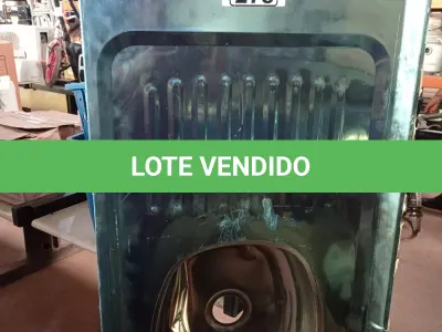 LOTE 275 - 01 PIA EM AÇO INOX CIMENTADA COM 01 CUBA MEDINDO 1,40M X 0,54CM. (NO ESTADO, LEILÃO NÃO TEM GARANTIA E NEM DEVOLUÇÃO, SUJEITO A POSSÍVEIS AVARIAS VISÍVEIS/OCULTAS E/OU AUSÊNCIA DE COMPONENTES).