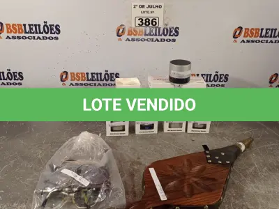LOTE 386 - 01 FOLE, 08 CAIXINHAS DE SOM BLUETOOTH, 01 RELÓGIO E VÁRIOS ÓCULOS. (NO ESTADO, LEILÃO NÃO TEM GARANTIA E NEM DEVOLUÇÃO, SUJEITO A POSSÍVEIS AVARIAS VISÍVEIS/OCULTAS E/OU AUSÊNCIA DE COMPONENTES).