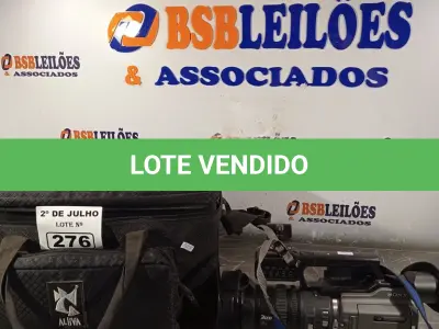 LOTE 276 - 01 FILMADORA SONY COM CASE. (NO ESTADO, LEILÃO NÃO TEM GARANTIA E NEM DEVOLUÇÃO, SUJEITO A POSSÍVEIS AVARIAS VISÍVEIS/OCULTAS E/OU AUSÊNCIA DE COMPONENTES).