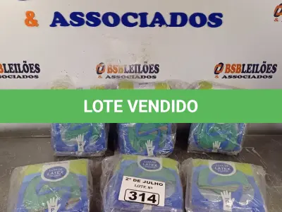 LOTE 314 - 06 PACOTES DE LUVAS DE LÁTEX SILVER TAMANHO “P”. (NO ESTADO, LEILÃO NÃO TEM GARANTIA E NEM DEVOLUÇÃO, SUJEITO A POSSÍVEIS AVARIAS VISÍVEIS/OCULTAS E/OU AUSÊNCIA DE COMPONENTES).