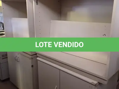 LOTE 457 - 04 ARMÁRIOS BAIXOS COM AVARIAS. (NO ESTADO, LEILÃO NÃO TEM GARANTIA E NEM DEVOLUÇÃO, SUJEITO A POSSÍVEIS AVARIAS VISÍVEIS/OCULTAS E/OU AUSÊNCIA DE COMPONENTES).