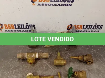 LOTE 367 - 01 LOTE COM VÁRIOS REGISTROS EM METAL. (NO ESTADO, LEILÃO NÃO TEM GARANTIA E NEM DEVOLUÇÃO, SUJEITO A POSSÍVEIS AVARIAS VISÍVEIS/OCULTAS E/OU AUSÊNCIA DE COMPONENTES).