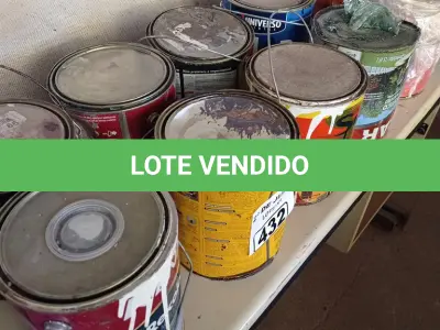 LOTE 432 - 01 LOTE COM VÁRIOS GALÕES DE TINTA CORES DIVERSAS COM AVARIAS. (NO ESTADO, LEILÃO NÃO TEM GARANTIA E NEM DEVOLUÇÃO, SUJEITO A POSSÍVEIS AVARIAS VISÍVEIS/OCULTAS E/OU AUSÊNCIA DE COMPONENTES).