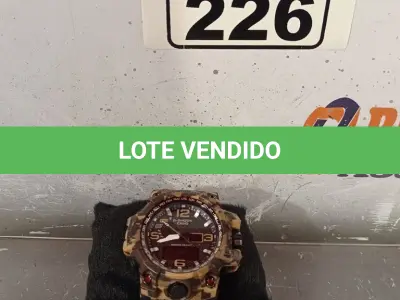 LOTE 226 - 01 RELÓGIO DE PULSO ANALÓGICO. (NO ESTADO, LEILÃO NÃO TEM GARANTIA E NEM DEVOLUÇÃO, SUJEITO A POSSÍVEIS AVARIAS VISÍVEIS/OCULTAS E/OU AUSÊNCIA DE COMPONENTES).
