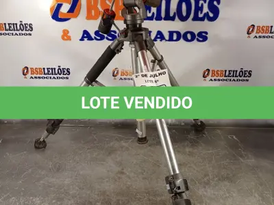 LOTE 277 - 01 TRIPÉ PARA CÂMERA. (NO ESTADO, LEILÃO NÃO TEM GARANTIA E NEM DEVOLUÇÃO, SUJEITO A POSSÍVEIS AVARIAS VISÍVEIS/OCULTAS E/OU AUSÊNCIA DE COMPONENTES).