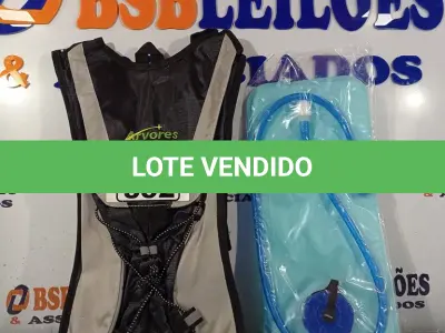 LOTE 352 - 01 CAMELBAK NA COR PRETA. (NO ESTADO, LEILÃO NÃO TEM GARANTIA E NEM DEVOLUÇÃO, SUJEITO A POSSÍVEIS AVARIAS VISÍVEIS/OCULTAS E/OU AUSÊNCIA DE COMPONENTES).