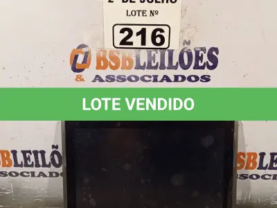 LOTE 216 - 01 TABLET SAMSUNG PARA RETIRADA DE PEÇAS. (NO ESTADO, LEILÃO NÃO TEM GARANTIA E NEM DEVOLUÇÃO, SUJEITO A POSSÍVEIS AVARIAS VISÍVEIS/OCULTAS E/OU AUSÊNCIA DE COMPONENTES).