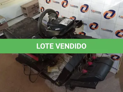 LOTE 240 - 01 CONSOLE PARA JOGOS DE CORRIDA. (NO ESTADO, LEILÃO NÃO TEM GARANTIA E NEM DEVOLUÇÃO, SUJEITO A POSSÍVEIS AVARIAS VISÍVEIS/OCULTAS E/OU AUSÊNCIA DE COMPONENTES).