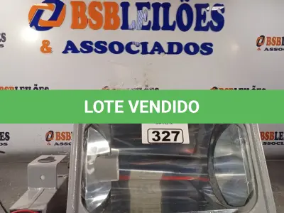 LOTE 327 - 01 LUMINÁRIA DE PÁTIO. (NO ESTADO, LEILÃO NÃO TEM GARANTIA E NEM DEVOLUÇÃO, SUJEITO A POSSÍVEIS AVARIAS VISÍVEIS/OCULTAS E/OU AUSÊNCIA DE COMPONENTES).