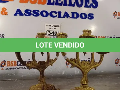LOTE 340 - 01 CANDELABRO EM METAL. (NO ESTADO, LEILÃO NÃO TEM GARANTIA E NEM DEVOLUÇÃO, SUJEITO A POSSÍVEIS AVARIAS VISÍVEIS/OCULTAS E/OU AUSÊNCIA DE COMPONENTES).