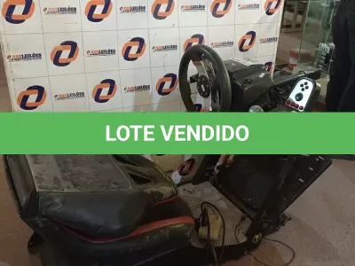 LOTE 240 - 01 CONSOLE PARA JOGOS DE CORRIDA. (NO ESTADO, LEILÃO NÃO TEM GARANTIA E NEM DEVOLUÇÃO, SUJEITO A POSSÍVEIS AVARIAS VISÍVEIS/OCULTAS E/OU AUSÊNCIA DE COMPONENTES).