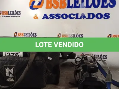 LOTE 276 - 01 FILMADORA SONY COM CASE. (NO ESTADO, LEILÃO NÃO TEM GARANTIA E NEM DEVOLUÇÃO, SUJEITO A POSSÍVEIS AVARIAS VISÍVEIS/OCULTAS E/OU AUSÊNCIA DE COMPONENTES).