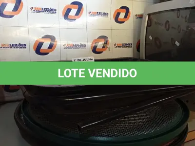 LOTE 256 - 01 CHURRASQUEIRA INCOMPLETA E 04 PENEIRAS MARCAS E MODELOS DIVERSOS. (NO ESTADO, LEILÃO NÃO TEM GARANTIA E NEM DEVOLUÇÃO, SUJEITO A POSSÍVEIS AVARIAS VISÍVEIS/OCULTAS E/OU AUSÊNCIA DE COMPONENTES).