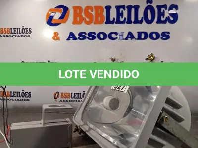 LOTE 327 - 01 LUMINÁRIA DE PÁTIO. (NO ESTADO, LEILÃO NÃO TEM GARANTIA E NEM DEVOLUÇÃO, SUJEITO A POSSÍVEIS AVARIAS VISÍVEIS/OCULTAS E/OU AUSÊNCIA DE COMPONENTES).