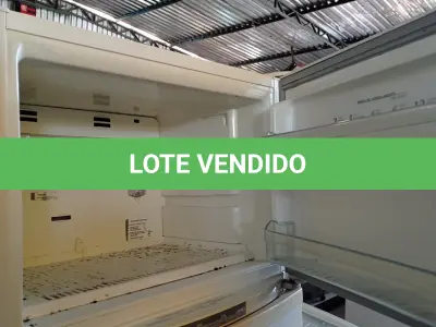 LOTE 166 - 01 GELADEIRA MARCA BRASTEMP 220V. (NO ESTADO, LEILÃO NÃO TEM GARANTIA E NEM DEVOLUÇÃO, SUJEITO A POSSÍVEIS AVARIAS VISÍVEIS/OCULTAS E/OU AUSÊNCIA DE COMPONENTES).