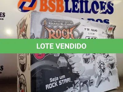 LOTE 183 - 01 BATERIA DE BRINQUEDO COM AVARIAS. (NO ESTADO, LEILÃO NÃO TEM GARANTIA E NEM DEVOLUÇÃO, SUJEITO A POSSÍVEIS AVARIAS VISÍVEIS/OCULTAS E/OU AUSÊNCIA DE COMPONENTES).